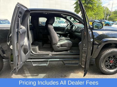 Used 2022 Toyota Tacoma TRD Sport w/ TRD Premium Sport Package AWD/4WD image 21