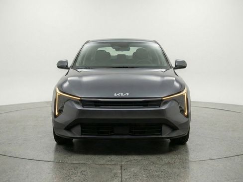 Used 2025 Kia K4 LXS image 2