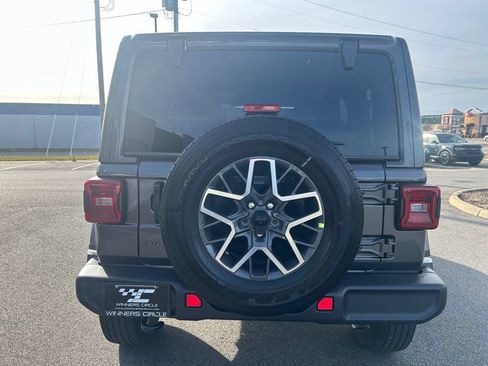 New 2026 Jeep Wrangler Unlimited Sahara AWD/4WD image 4