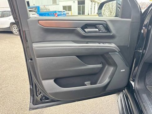 Certified 2025 GMC Yukon Denali image 27