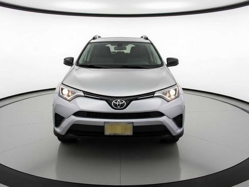 Used 2016 Toyota RAV4 LE image 2