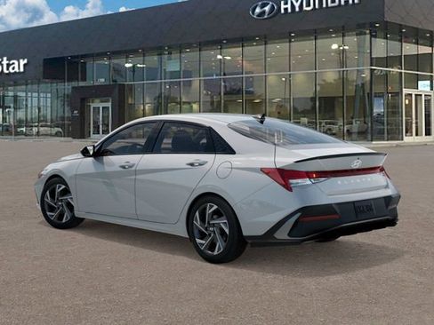 Used 2026 Hyundai Elantra SEL Sport Premium FWD image 5