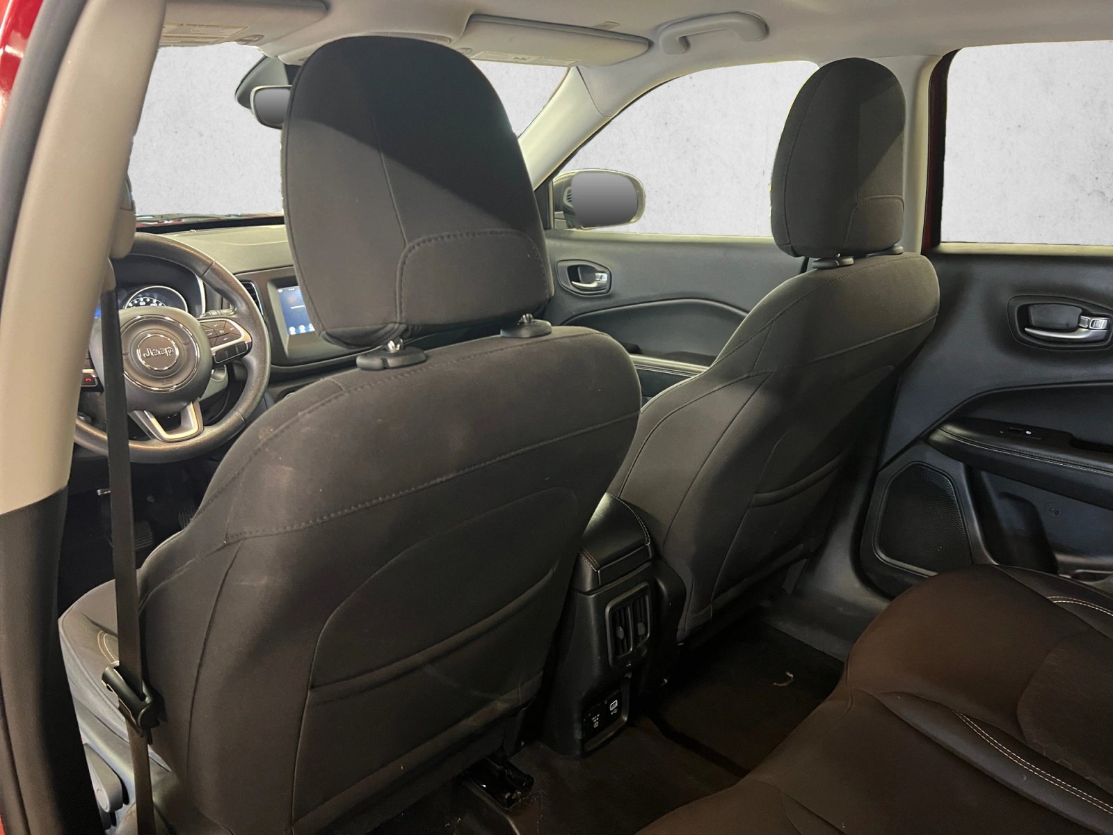 Used 2018 Jeep Compass Sport w/ Tech Group FWD image 19