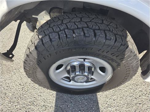 Used 2019 Chevrolet Express 2500 w/ Driver Convenience Package image 11