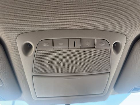 Used 2018 Nissan Rogue SV AWD/4WD image 23