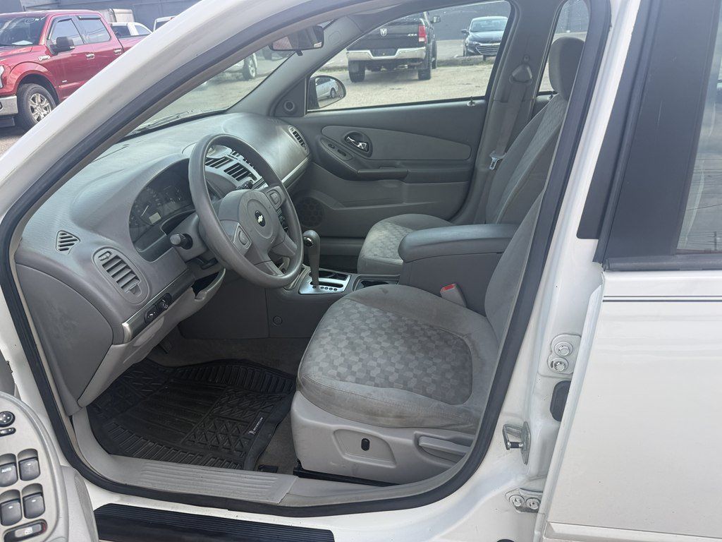 Used 2005 Chevrolet Malibu LS FWD image 12