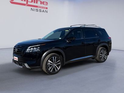 New 2025 Nissan Pathfinder Platinum w/ Black Appearance Package
