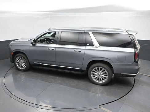 Used 2023 Cadillac Escalade ESV Premium Luxury image 45