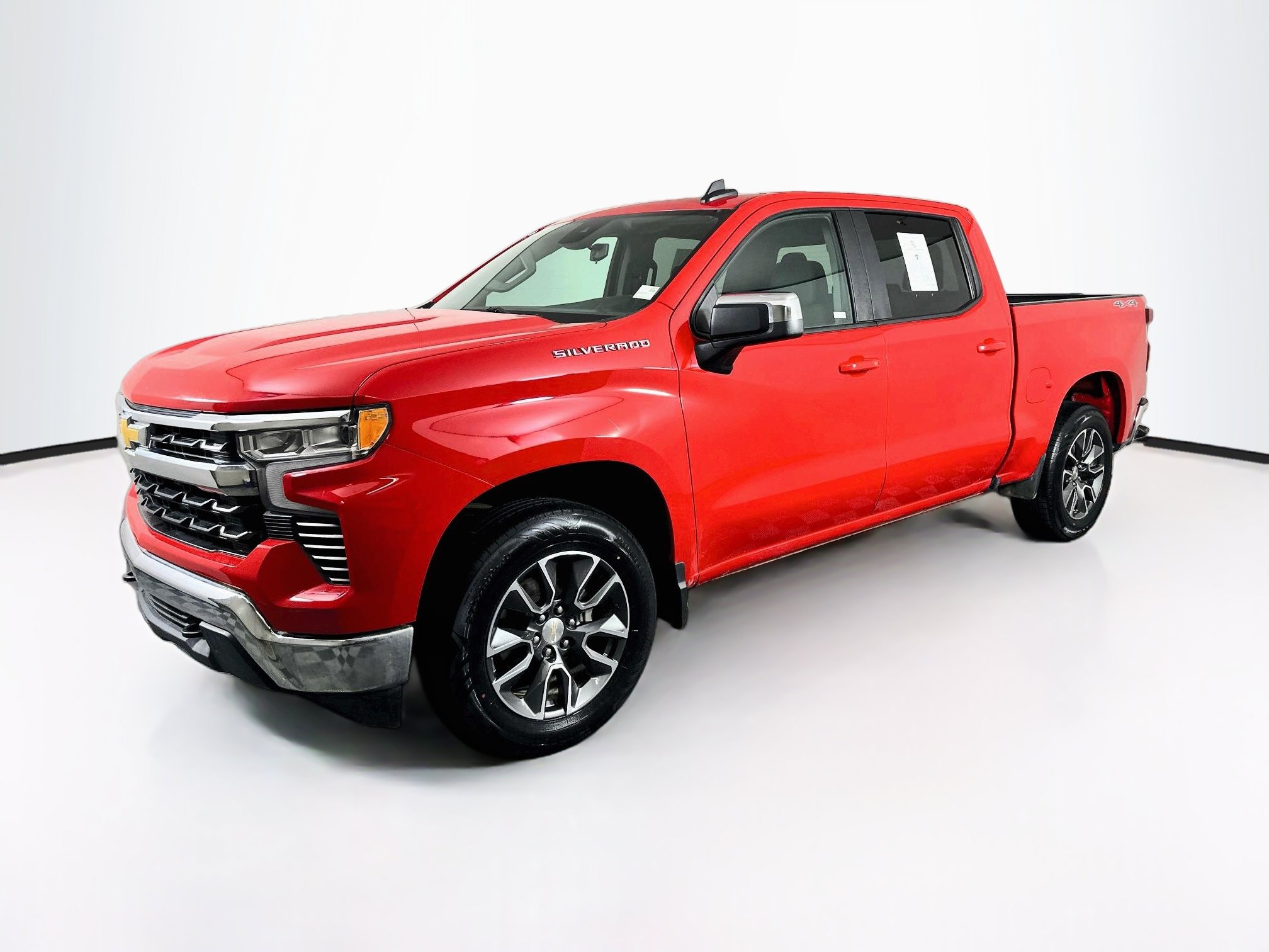 Used 2024 Chevrolet Silverado 1500 LT AWD/4WD image 3
