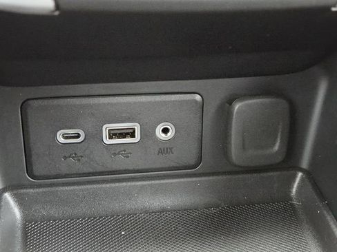 Used 2022 GMC Terrain SLE w/ Driver Convenience Package image 6