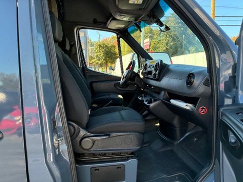 Used 2019 Mercedes-Benz Sprinter 144 image 21