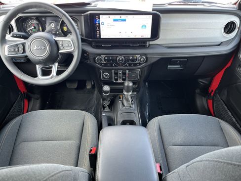 Used 2025 Jeep Wrangler Unlimited Sahara w/ Safety Group image 2