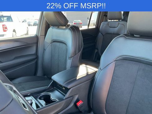 New 2025 Jeep Grand Cherokee L Altitude image 9