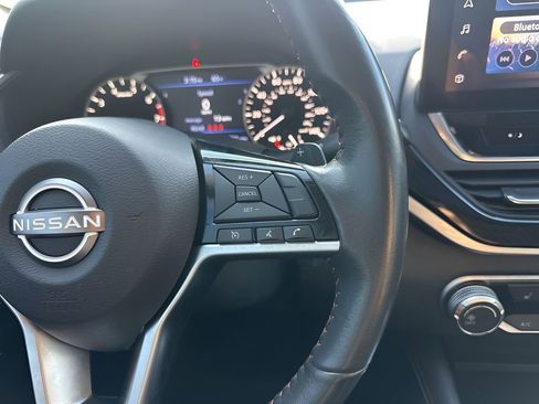 Used 2023 Nissan Altima 2.5 SR w/ SR Premium Package image 16