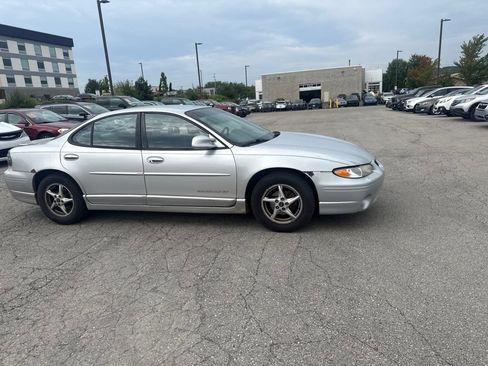 Used 2001 Pontiac Grand Prix GT w/ Opt Pkg 1 FWD image 2