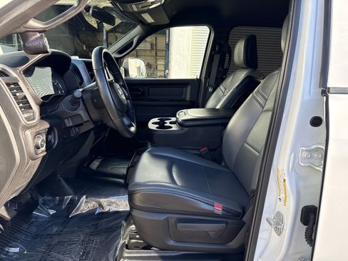 Used 2022 RAM 2500 Tradesman w/ Chrome Appearance Group image 9