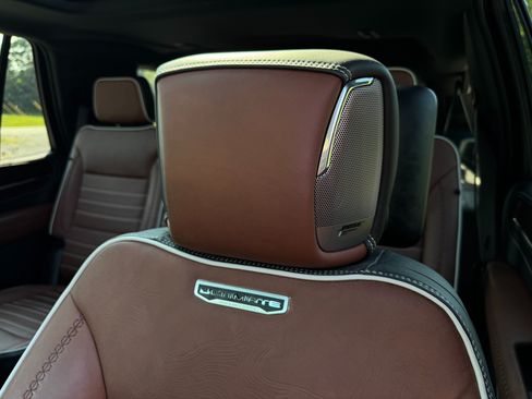 Used 2023 GMC Yukon Denali Ultimate AWD/4WD image 14