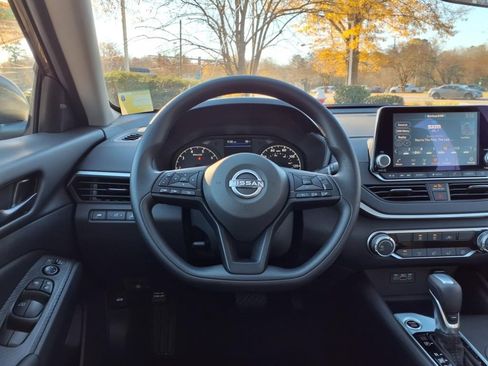 New 2025 Nissan Altima 2.5 S image 10