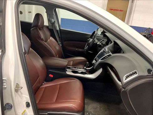 Used 2016 Acura TLX FWD image 11
