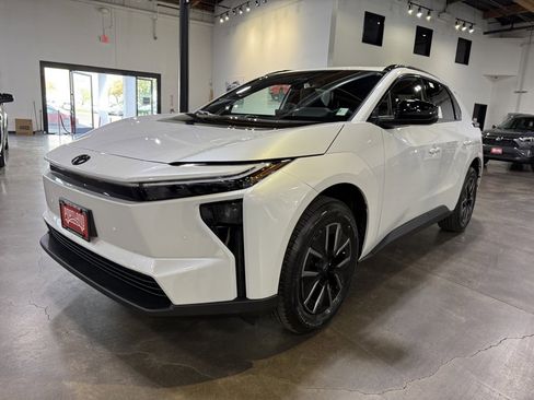 Used 2026 Toyota bZ XLE image 4