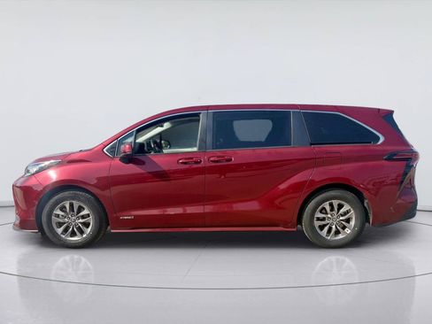 Used 2021 Toyota Sienna LE FWD image 6