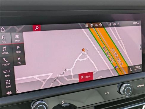 Used 2025 Porsche Macan image 18