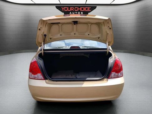 Used 2004 Hyundai Elantra GLS image 12