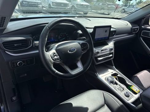 Used 2023 Ford Explorer XLT w/ Equipment Group 202A AWD/4WD image 20