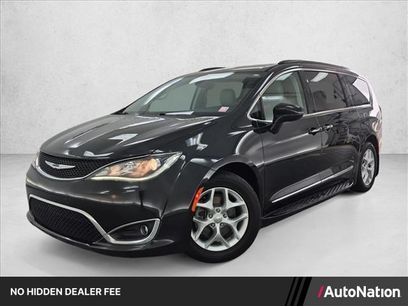 Used 2017 Chrysler Pacifica Touring-L w/ Tire & Wheel Group