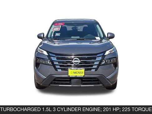 Certified 2025 Nissan Rogue SV FWD image 4