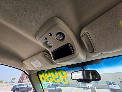 Used 2005 Chevrolet Avalanche Z71 w/ Preferred Equipment Group image 11