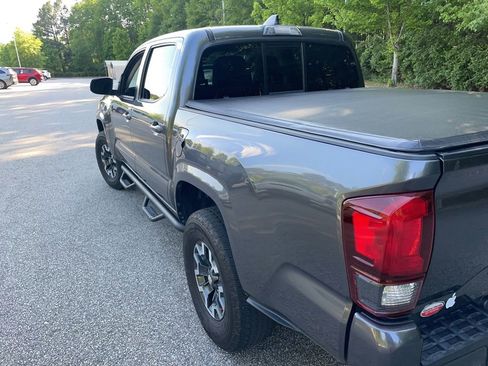 Used 2022 Toyota Tacoma SR w/ SR Convenience Package RWD image 15