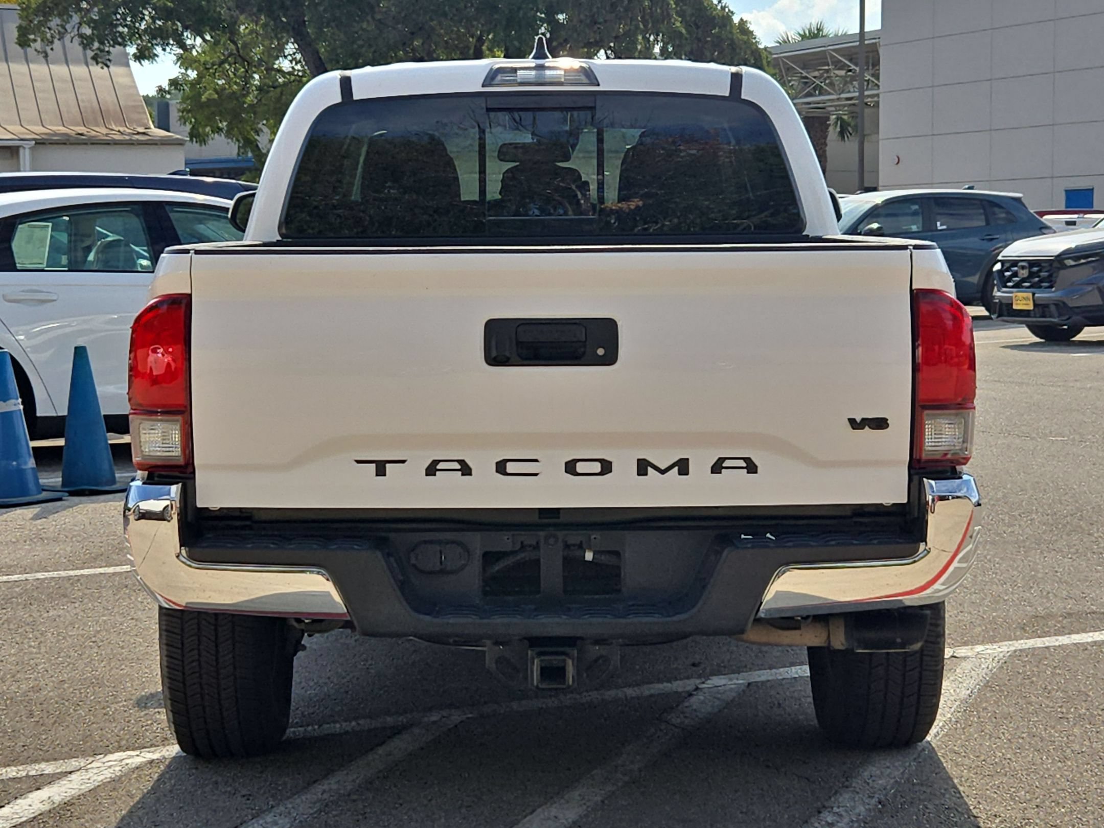 Used 2021 Toyota Tacoma SR5 RWD image 4