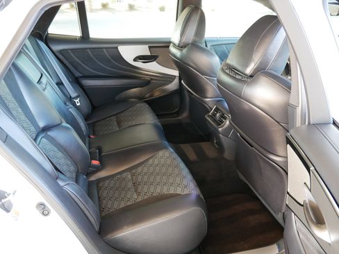 Used 2024 Lexus LS 500 F Sport image 16