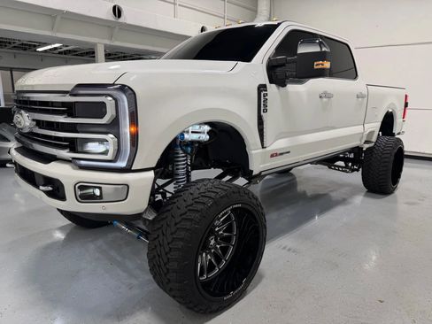 Used 2024 Ford F250 Limited image 3