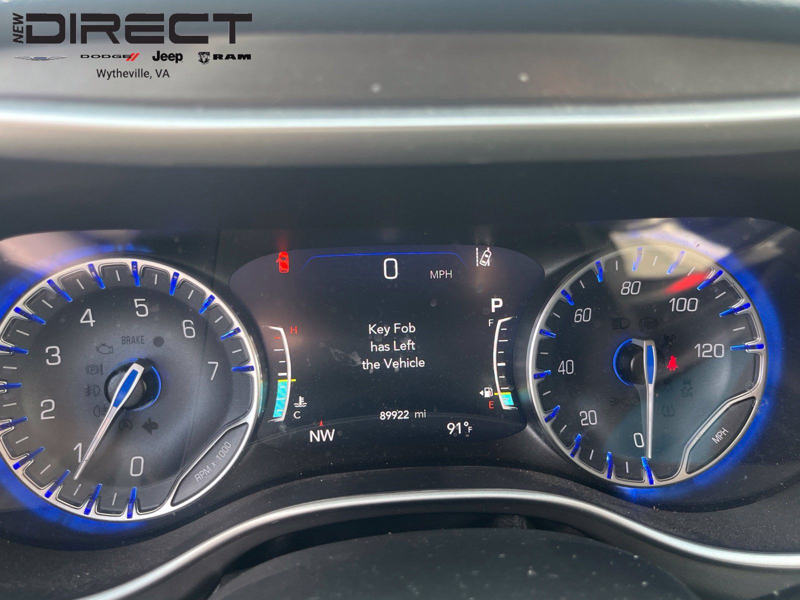 Used 2023 Chrysler Pacifica Touring-L w/ Uconnect Theater Family Group AWD/4WD image 17