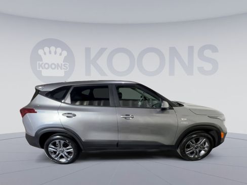 Used 2023 Kia Seltos LX AWD/4WD image 12