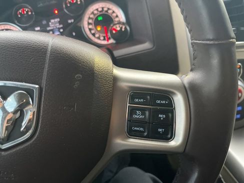 Used 2018 RAM 1500 Laramie w/ Convenience Group AWD/4WD image 16