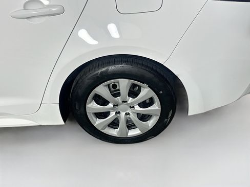 Used 2024 Toyota Corolla LE FWD image 11