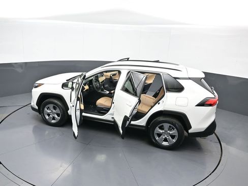 Certified 2024 Toyota RAV4 LE AWD/4WD image 43