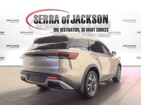 Used 2025 INFINITI QX60 Luxe w/ Lighting Package (N94) FWD image 6