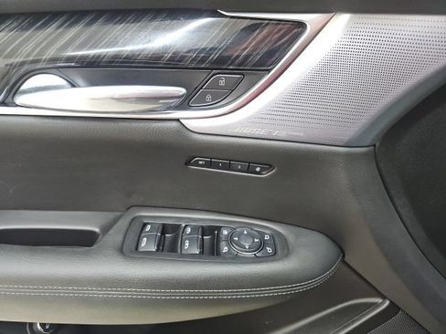 Used 2023 Cadillac XT6 Premium Luxury w/ Technology Package AWD/4WD image 32