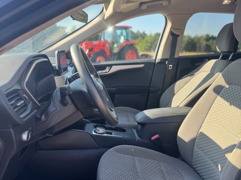 Used 2020 Ford Escape SE image 3