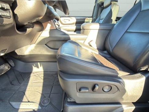 Used 2021 Chevrolet Tahoe High Country w/ Premium Package AWD/4WD image 18