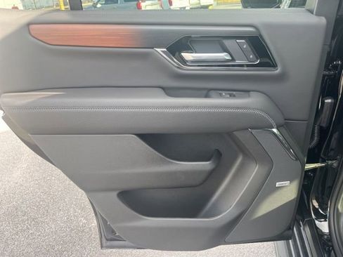 New 2026 GMC Yukon Denali image 17