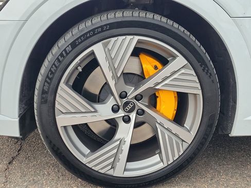 Used 2023 Audi e-tron Prestige image 10