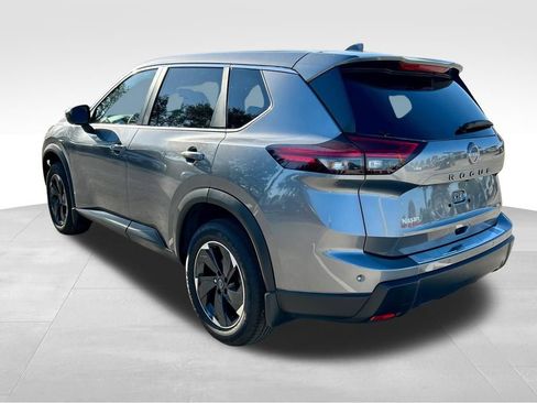 Certified 2025 Nissan Rogue SV image 9