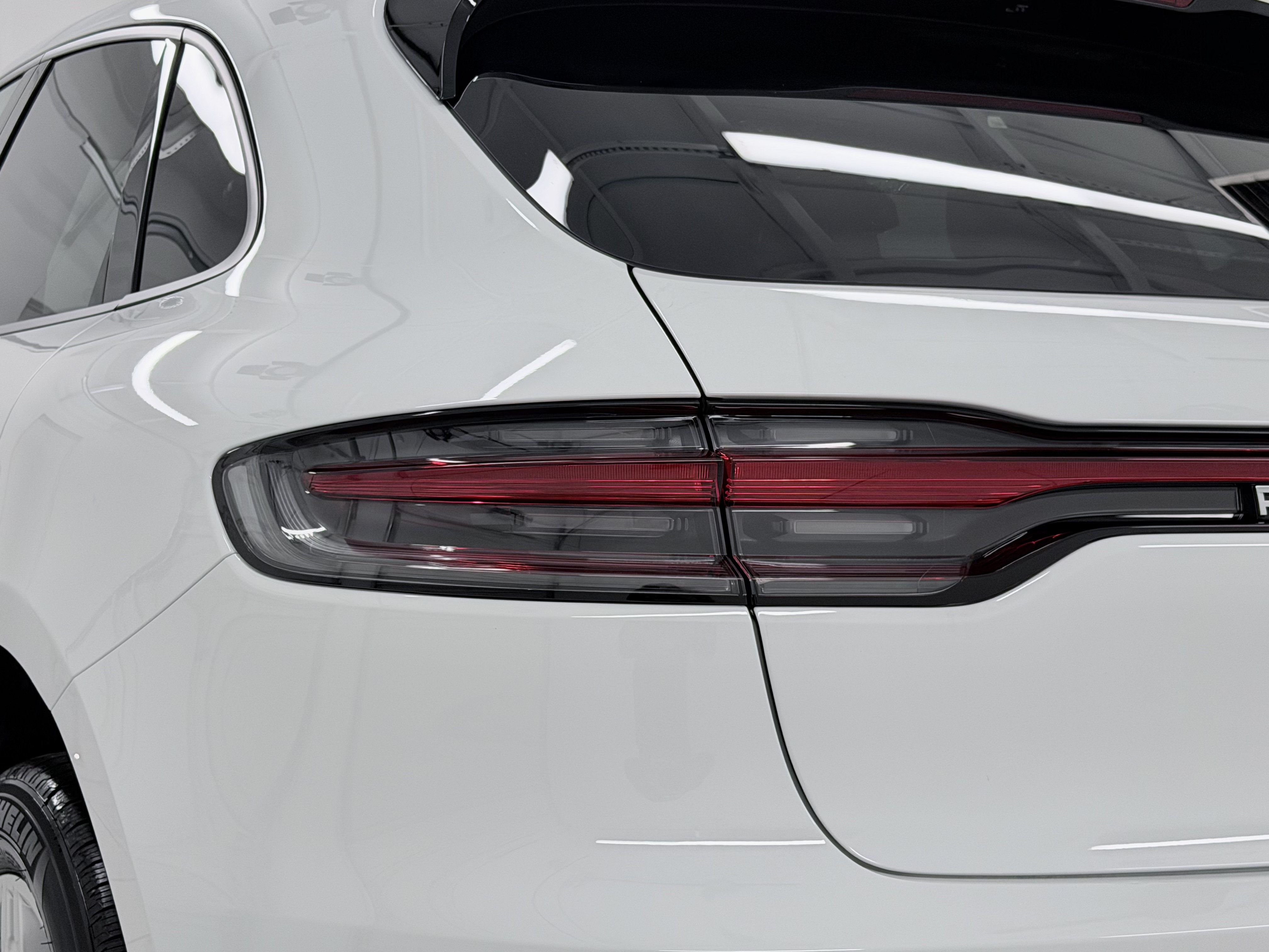 Certified 2026 Porsche Macan AWD/4WD image 18