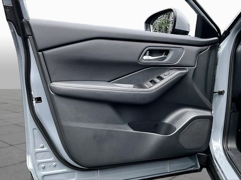 New 2026 Nissan Rogue SV FWD image 10