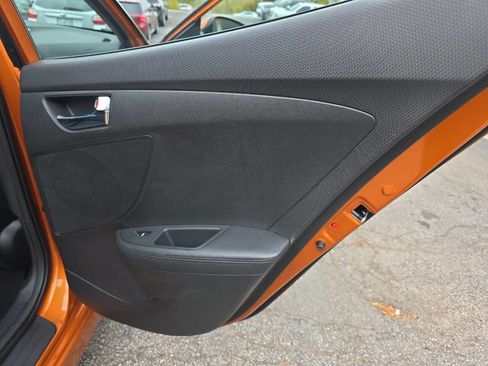 Used 2013 Hyundai Veloster w/ Style Pkg image 25
